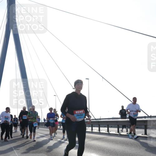 03.10.2026 - Köhlbrandbrückenlauf Tim E. http://msf.ph/oto/10621177 03.10.2026 09:40:14 Position 1 3407 meine-sportfotos.de
