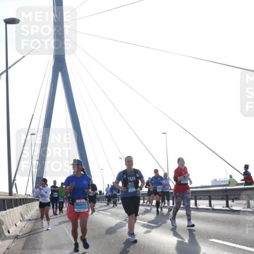 03.10.2026 - Köhlbrandbrückenlauf Tim E. http://msf.ph/oto/10621244 03.10.2026 09:40:22 Position 1 2 meine-sportfotos.de