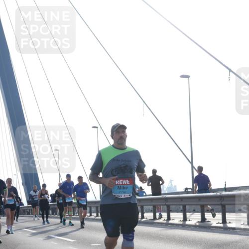 03.10.2026 - Köhlbrandbrückenlauf Tim E. http://msf.ph/oto/10621412 03.10.2026 09:40:38 Position 1 2792 meine-sportfotos.de