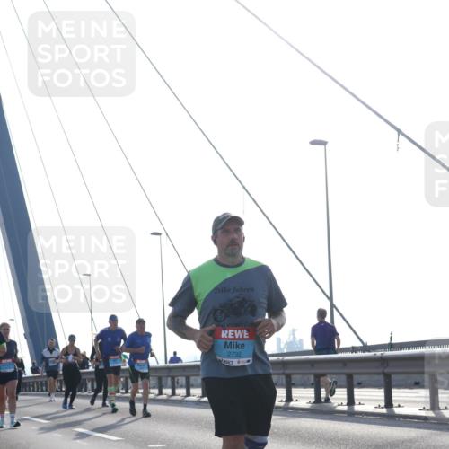 03.10.2026 - Köhlbrandbrückenlauf Tim E. http://msf.ph/oto/10621417 03.10.2026 09:40:38 Position 1 2792 meine-sportfotos.de