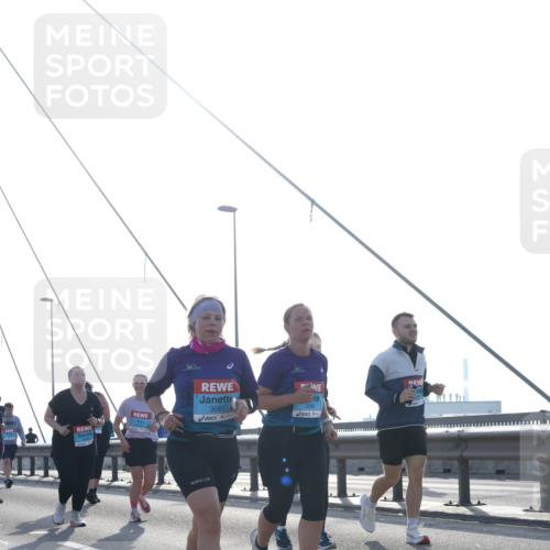 03.10.2026 - Köhlbrandbrückenlauf Tim E. http://msf.ph/oto/10621506 03.10.2026 09:40:49 Position 1 3681, 26 meine-sportfotos.de
