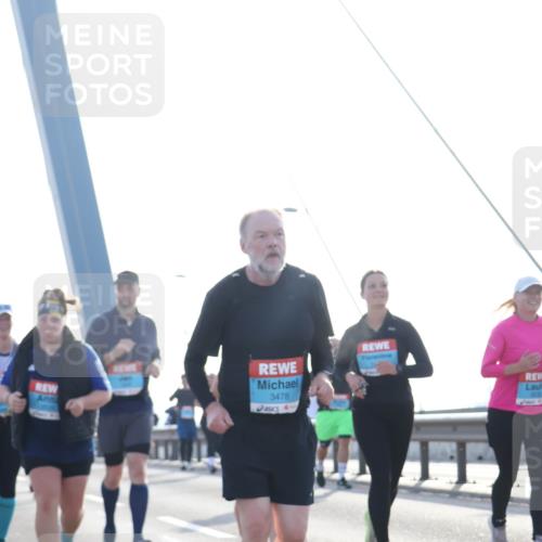 03.10.2026 - Köhlbrandbrückenlauf Tim E. http://msf.ph/oto/10621594 03.10.2026 09:40:59 Position 1 3478 meine-sportfotos.de