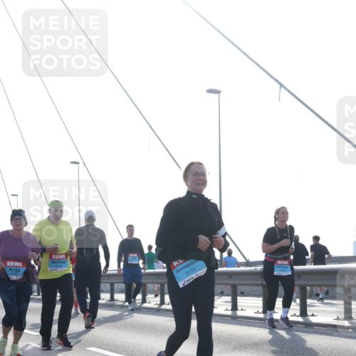 03.10.2026 - Köhlbrandbrückenlauf Tim E. http://msf.ph/oto/10621703 03.10.2026 09:41:09 Position 1 3151 meine-sportfotos.de