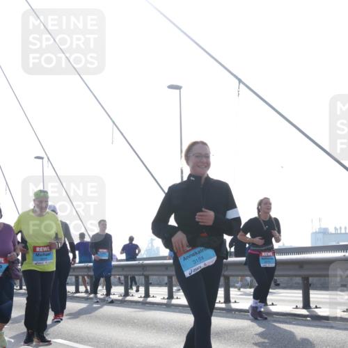 03.10.2026 - Köhlbrandbrückenlauf Tim E. http://msf.ph/oto/10621707 03.10.2026 09:41:09 Position 1 3244, 3151 meine-sportfotos.de