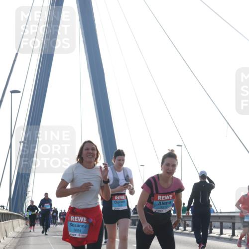 03.10.2026 - Köhlbrandbrückenlauf Tim E. http://msf.ph/oto/10621730 03.10.2026 09:41:11 Position 1 3684, 2272 meine-sportfotos.de