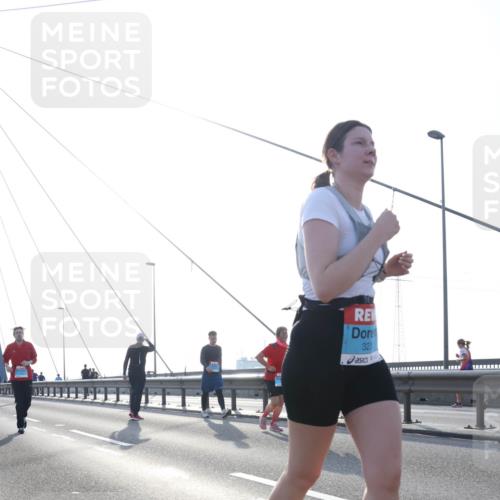 03.10.2026 - Köhlbrandbrückenlauf Tim E. http://msf.ph/oto/10621770 03.10.2026 09:41:14 Position 1 323 meine-sportfotos.de
