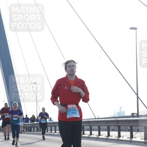 03.10.2026 - Köhlbrandbrückenlauf Tim E. http://msf.ph/oto/10621786 03.10.2026 09:41:16 Position 1 3568 meine-sportfotos.de