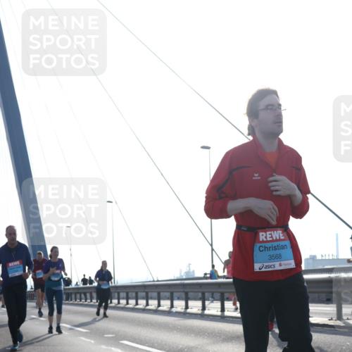 03.10.2026 - Köhlbrandbrückenlauf Tim E. http://msf.ph/oto/10625020 03.10.2026 09:41:18 Position 1 3568 meine-sportfotos.de