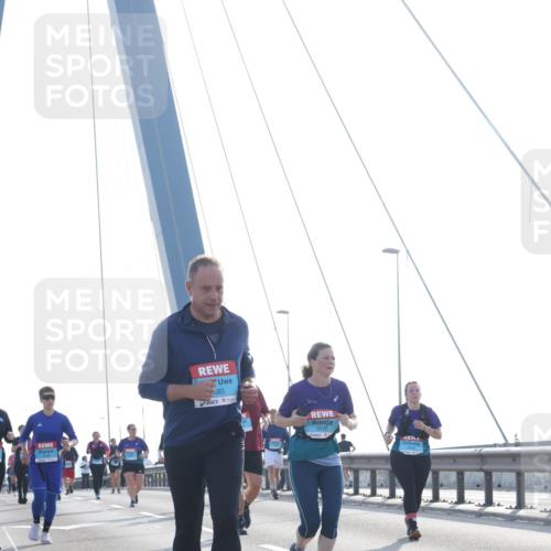 03.10.2026 - Köhlbrandbrückenlauf Tim E. http://msf.ph/oto/10625028 03.10.2026 09:41:19 Position 1 585 meine-sportfotos.de