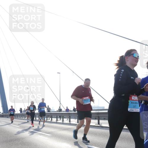 03.10.2026 - Köhlbrandbrückenlauf Tim E. http://msf.ph/oto/10625121 03.10.2026 09:41:26 Position 1 3657 meine-sportfotos.de