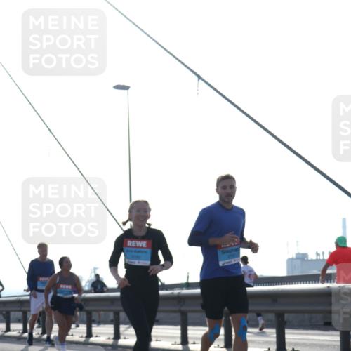 03.10.2026 - Köhlbrandbrückenlauf Tim E. http://msf.ph/oto/10625149 03.10.2026 09:41:28 Position 1 3180, 2797, 187 meine-sportfotos.de
