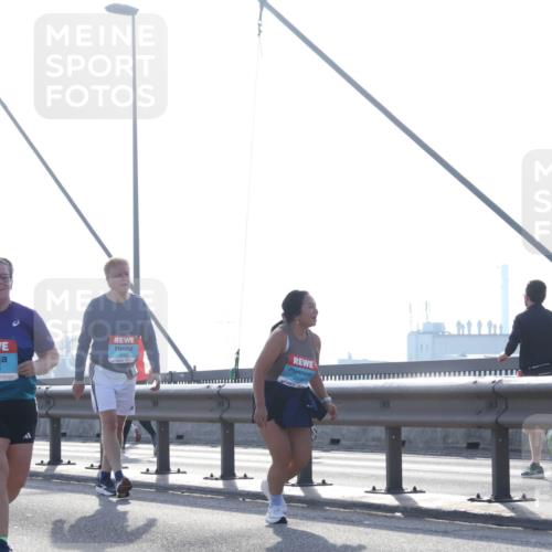 03.10.2026 - Köhlbrandbrückenlauf Tim E. http://msf.ph/oto/10625172 03.10.2026 09:41:30 Position 1  meine-sportfotos.de