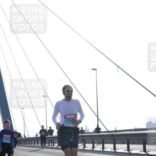 03.10.2026 - Köhlbrandbrückenlauf Tim E. http://msf.ph/oto/10625245 03.10.2026 09:41:38 Position 1 1707, 3497 meine-sportfotos.de