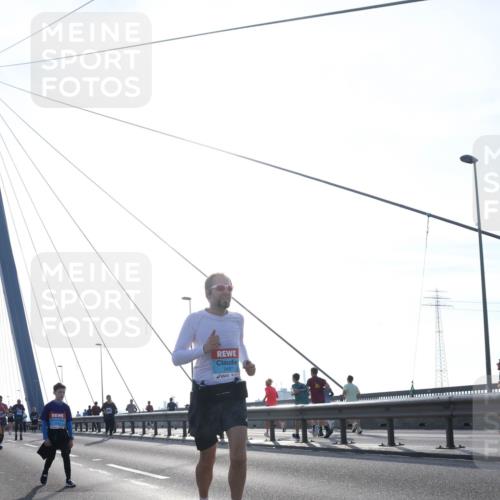 03.10.2026 - Köhlbrandbrückenlauf Tim E. http://msf.ph/oto/10625268 03.10.2026 09:41:39 Position 1 3497 meine-sportfotos.de