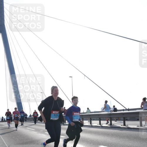 03.10.2026 - Köhlbrandbrückenlauf Tim E. http://msf.ph/oto/10625303 03.10.2026 09:41:41 Position 1 1709, 1707 meine-sportfotos.de