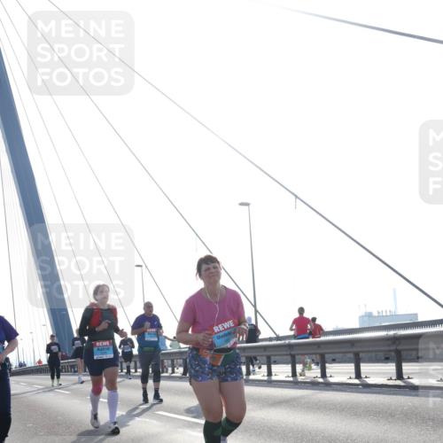 03.10.2026 - Köhlbrandbrückenlauf Tim E. http://msf.ph/oto/10625344 03.10.2026 09:41:46 Position 1  meine-sportfotos.de