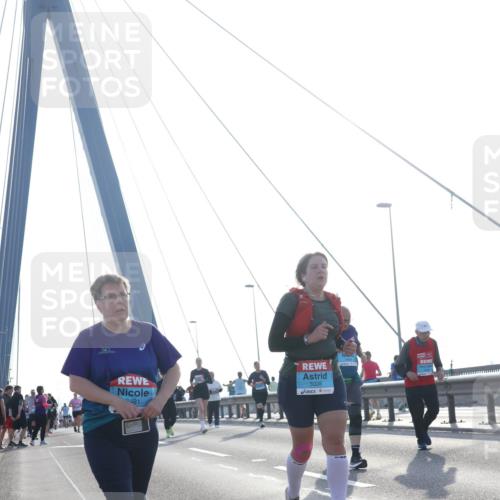 03.10.2026 - Köhlbrandbrückenlauf Tim E. http://msf.ph/oto/10625369 03.10.2026 09:41:48 Position 1 2481, 3028 meine-sportfotos.de