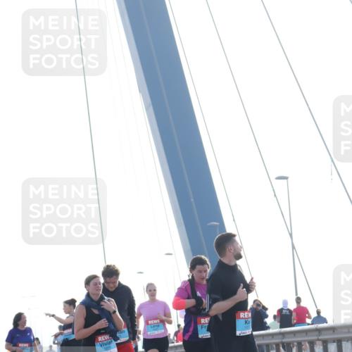 03.10.2026 - Köhlbrandbrückenlauf Tim E. http://msf.ph/oto/10625436 03.10.2026 09:41:55 Position 1 1276, 1277 meine-sportfotos.de