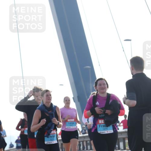 03.10.2026 - Köhlbrandbrückenlauf Tim E. http://msf.ph/oto/10625442 03.10.2026 09:41:56 Position 1 1276, 1278 meine-sportfotos.de