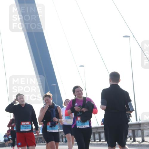 03.10.2026 - Köhlbrandbrückenlauf Tim E. http://msf.ph/oto/10625451 03.10.2026 09:41:56 Position 1 1275, 1276, 1278 meine-sportfotos.de