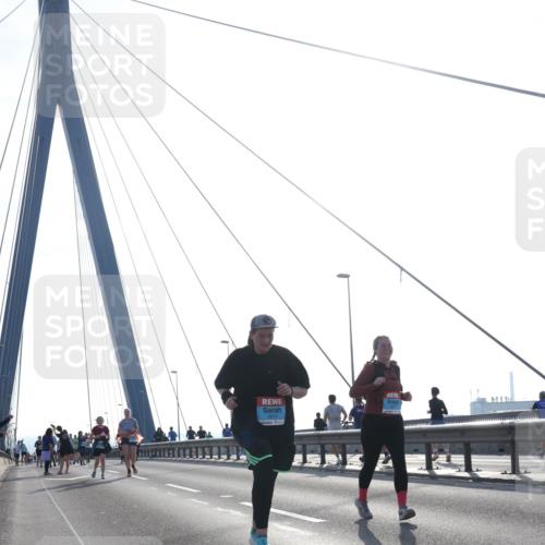 03.10.2026 - Köhlbrandbrückenlauf Tim E. http://msf.ph/oto/10625604 03.10.2026 09:42:06 Position 1 3614 meine-sportfotos.de