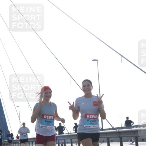 03.10.2026 - Köhlbrandbrückenlauf Tim E. http://msf.ph/oto/10625838 03.10.2026 09:42:28 Position 1 52, 1, 1175, 2003 meine-sportfotos.de