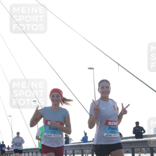 03.10.2026 - Köhlbrandbrückenlauf Tim E. http://msf.ph/oto/10625847 03.10.2026 09:42:29 Position 1 1175, 2003 meine-sportfotos.de