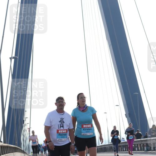 03.10.2026 - Köhlbrandbrückenlauf Tim E. http://msf.ph/oto/10625944 03.10.2026 09:42:38 Position 1 3355, 3354 meine-sportfotos.de