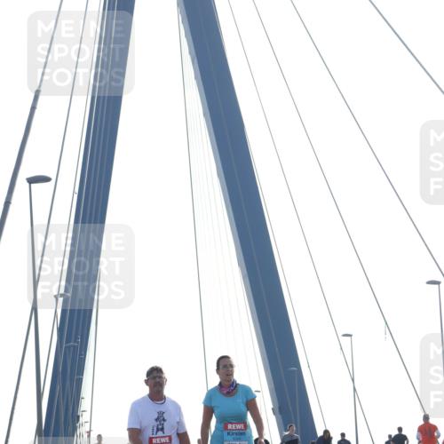 03.10.2026 - Köhlbrandbrückenlauf Tim E. http://msf.ph/oto/10625956 03.10.2026 09:42:39 Position 1 3354 meine-sportfotos.de