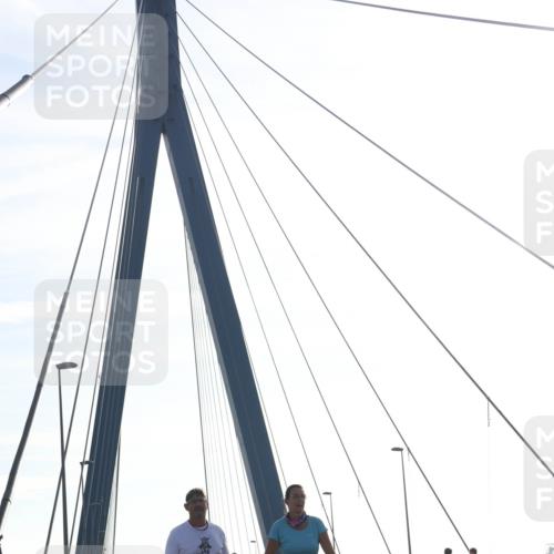 03.10.2026 - Köhlbrandbrückenlauf Tim E. http://msf.ph/oto/10625968 03.10.2026 09:42:41 Position 1  meine-sportfotos.de