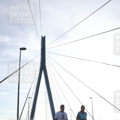 03.10.2026 - Köhlbrandbrückenlauf Tim E. http://msf.ph/oto/10625988 03.10.2026 09:42:43 Position 1  meine-sportfotos.de