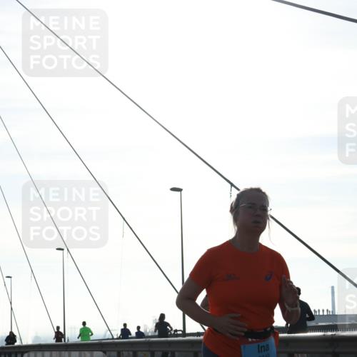 03.10.2026 - Köhlbrandbrückenlauf Tim E. http://msf.ph/oto/10626105 03.10.2026 09:42:58 Position 1 3249 meine-sportfotos.de