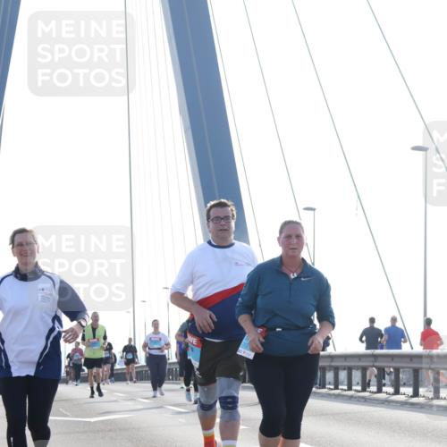 03.10.2026 - Köhlbrandbrückenlauf Tim E. http://msf.ph/oto/10626143 03.10.2026 09:43:09 Position 1  meine-sportfotos.de