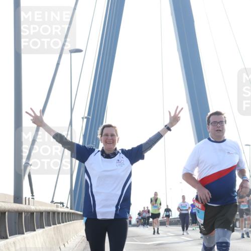 03.10.2026 - Köhlbrandbrückenlauf Tim E. http://msf.ph/oto/10626157 03.10.2026 09:43:10 Position 1  meine-sportfotos.de
