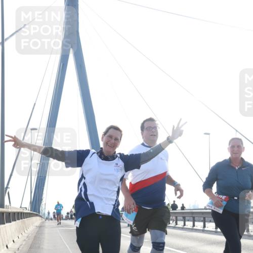 03.10.2026 - Köhlbrandbrückenlauf Tim E. http://msf.ph/oto/10626182 03.10.2026 09:43:12 Position 1  meine-sportfotos.de