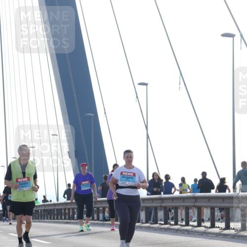 03.10.2026 - Köhlbrandbrückenlauf Tim E. http://msf.ph/oto/10626220 03.10.2026 09:43:16 Position 1  meine-sportfotos.de