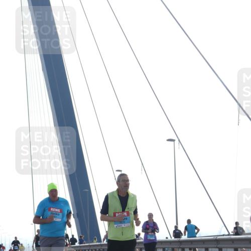 03.10.2026 - Köhlbrandbrückenlauf Tim E. http://msf.ph/oto/10626268 03.10.2026 09:43:22 Position 1 661, 3678 meine-sportfotos.de
