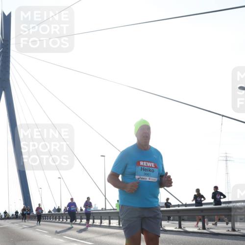 03.10.2026 - Köhlbrandbrückenlauf Tim E. http://msf.ph/oto/10626332 03.10.2026 09:43:28 Position 1 3661 meine-sportfotos.de