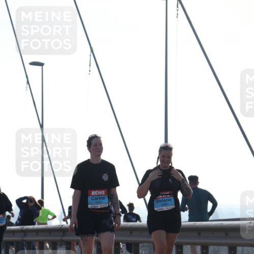 03.10.2026 - Köhlbrandbrückenlauf Tim E. http://msf.ph/oto/10626376 03.10.2026 09:43:38 Position 1 1899, 1898 meine-sportfotos.de