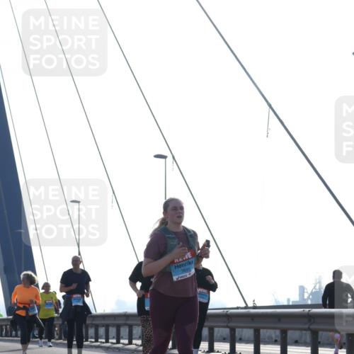 03.10.2026 - Köhlbrandbrückenlauf Tim E. http://msf.ph/oto/10626468 03.10.2026 09:43:47 Position 1 3691 meine-sportfotos.de