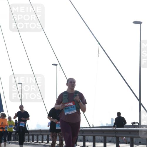 03.10.2026 - Köhlbrandbrückenlauf Tim E. http://msf.ph/oto/10626474 03.10.2026 09:43:48 Position 1 3691 meine-sportfotos.de