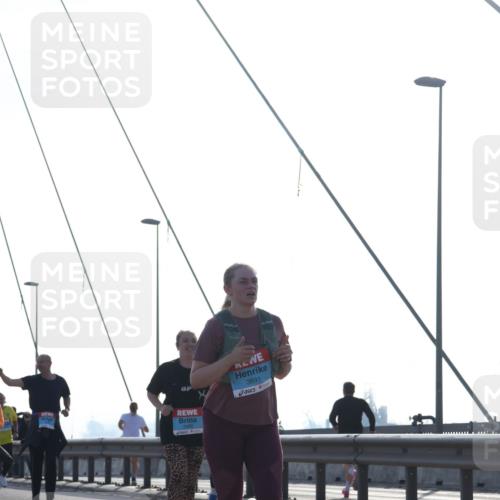 03.10.2026 - Köhlbrandbrückenlauf Tim E. http://msf.ph/oto/10626482 03.10.2026 09:43:48 Position 1 3691 meine-sportfotos.de