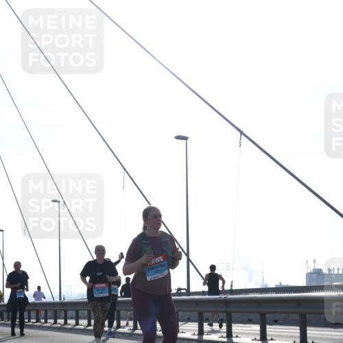 03.10.2026 - Köhlbrandbrückenlauf Tim E. http://msf.ph/oto/10626489 03.10.2026 09:43:49 Position 1 3691 meine-sportfotos.de