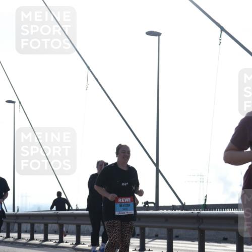 03.10.2026 - Köhlbrandbrückenlauf Tim E. http://msf.ph/oto/10626500 03.10.2026 09:43:50 Position 1 3490 meine-sportfotos.de