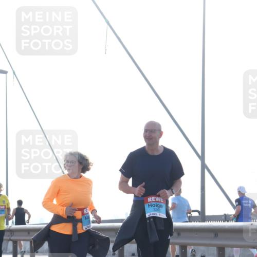 03.10.2026 - Köhlbrandbrückenlauf Tim E. http://msf.ph/oto/10626533 03.10.2026 09:43:54 Position 1 3288 meine-sportfotos.de