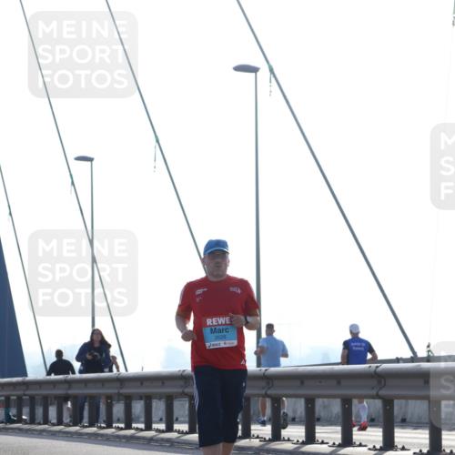 03.10.2026 - Köhlbrandbrückenlauf Tim E. http://msf.ph/oto/10626581 03.10.2026 09:43:58 Position 1 3528 meine-sportfotos.de