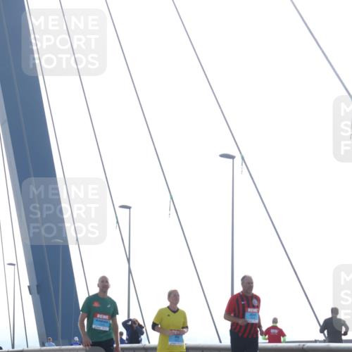 03.10.2026 - Köhlbrandbrückenlauf Tim E. http://msf.ph/oto/10626678 03.10.2026 09:44:08 Position 1  meine-sportfotos.de