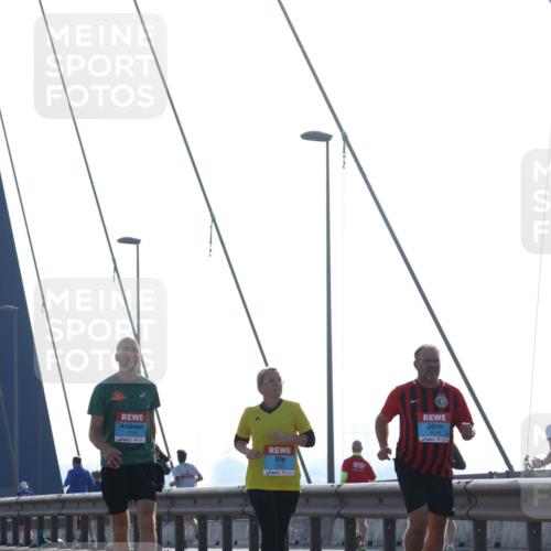 03.10.2026 - Köhlbrandbrückenlauf Tim E. http://msf.ph/oto/10626693 03.10.2026 09:44:09 Position 1 1725, 2001, 3516 meine-sportfotos.de