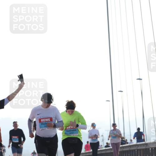 03.10.2026 - Köhlbrandbrückenlauf Tim E. http://msf.ph/oto/10626847 03.10.2026 09:44:57 Position 1 325, 3252 meine-sportfotos.de