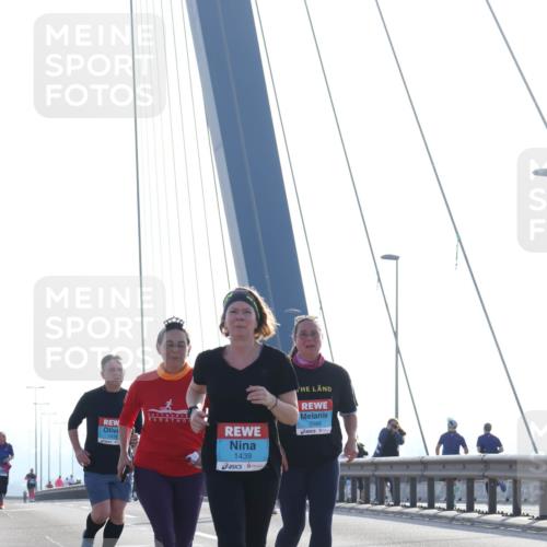 03.10.2026 - Köhlbrandbrückenlauf Tim E. http://msf.ph/oto/10626932 03.10.2026 09:45:12 Position 1 1439, 3588 meine-sportfotos.de